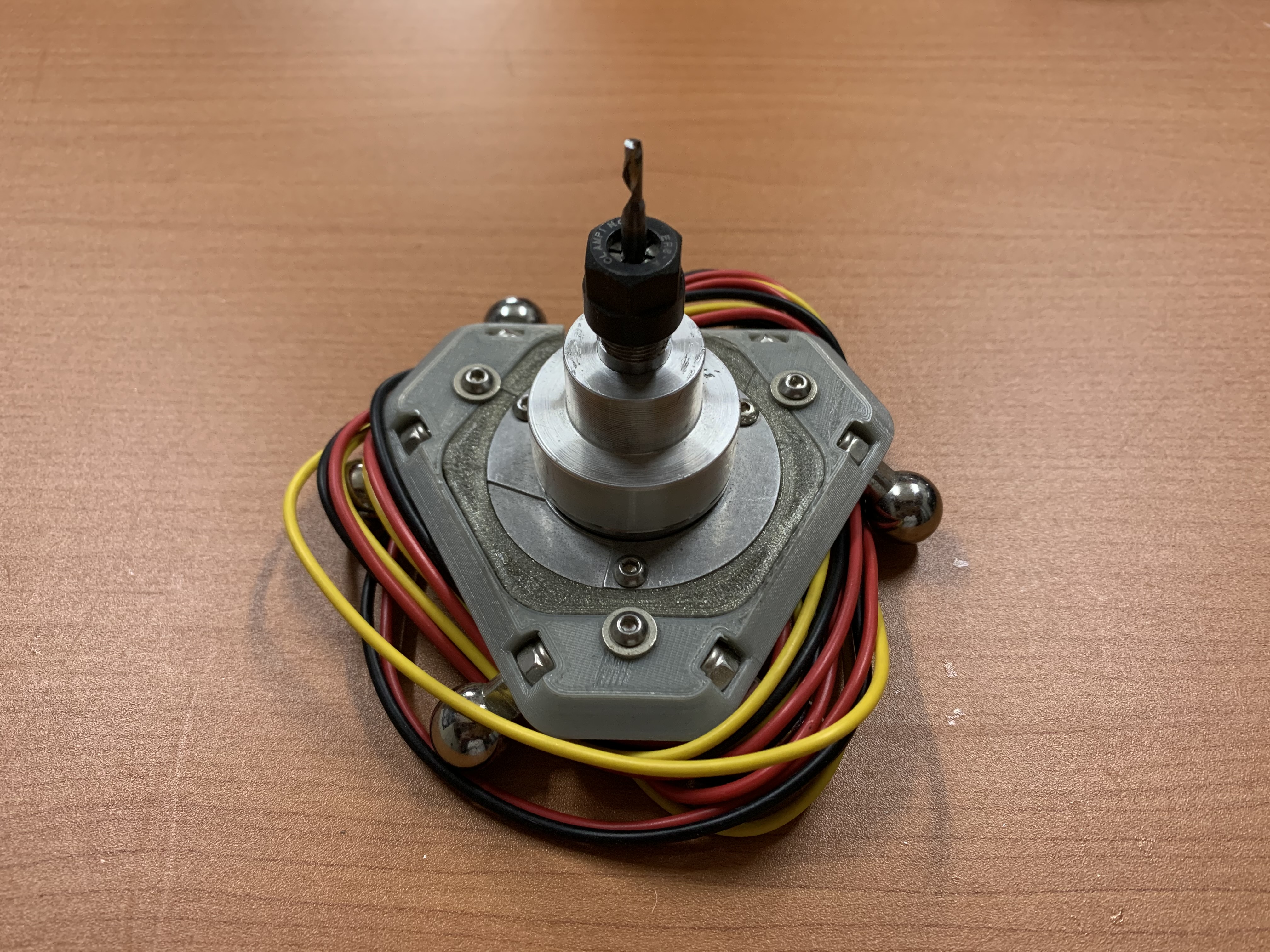 嚐試用硬碟上的無刷馬達當微型主軸