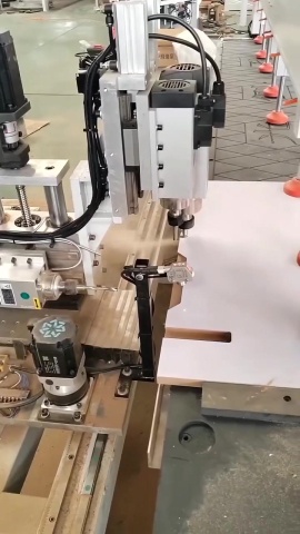 CNC-門板拉槽加工